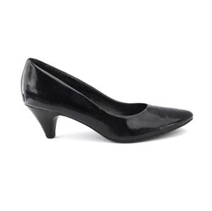 Jaclyn Smith Black Pumps
